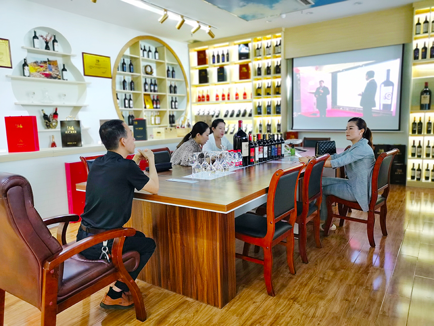 處暑喜迎高密品酒團和河北付總兩行前來考察合作！